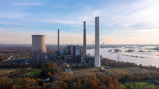 Kühlturmsprengung am Kraftwerk Voerde