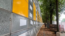 Schallschutzwände auf dem Konzertgelände v on Kunst!Rasen
