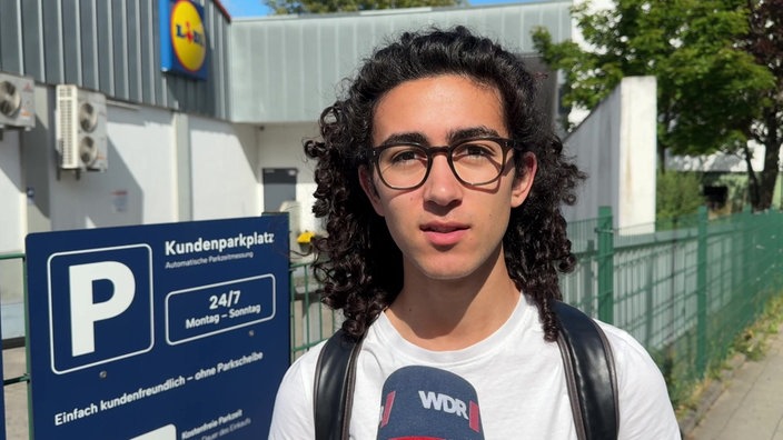 Der 19-jährige Student Kenan im Portrait 