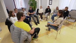Eine Gruppenstunde bei der Stottertherapie in der LVR-Klinik in Bonn 