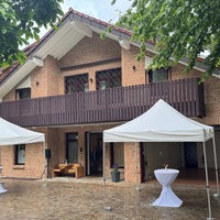 Ein Haus von außen.