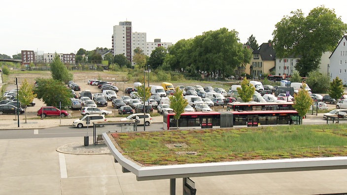 Blick auf die Europa-Allee am Opladener Bahnhof