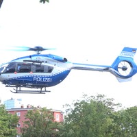 Helikopter der Polizei kurz vor der Landung