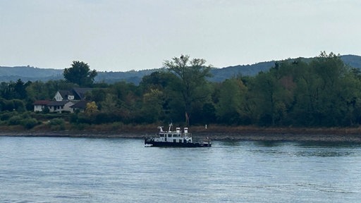 Ein Schiff auf dem Rhein in Oberwinter