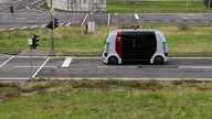 autonom-fahrender Shuttle-Bus