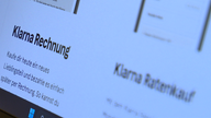 Ein Computerbildschirm mit dem Text "Klarna Rechnung".