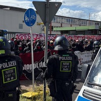 Polizeieinsatz wegen Versammlung vor der Deutz AG