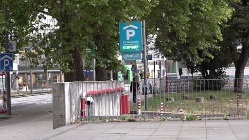 Einfahrt Parkhaus Cäcilienstraße Köln