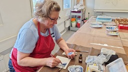 Kursteilnehmerin Kerstin Bannach in der Düsseldorfer Volkshochschule