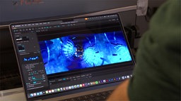 Computer mit geöffnetem Programm
