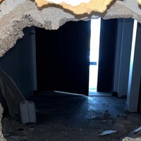 Aufgebrochene Wand bei Einbruch