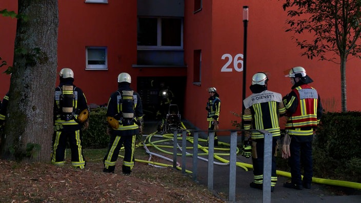 Zwei Menschen schwer verletzt bei Kellerbrand in Bochum