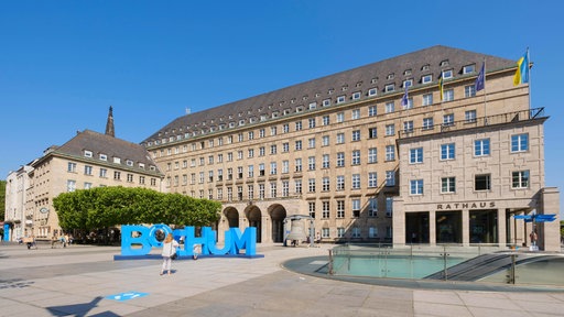 Das Rathaus in Bochum von außen