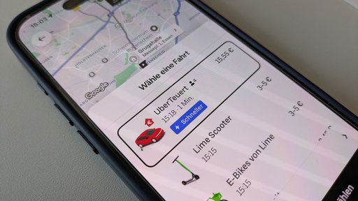 Uber-App zeigt die drohenden teureren Preise in Essen ab 2016 schon jetzt an, 11.09.2025