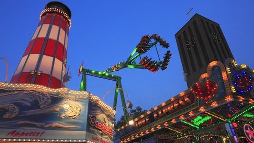 Fahrgeschäfte auf der Fronleichnamskirmes in Oberhausen