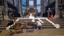 In der Dortmunder Reinoldikirche werden 24 Stunden lang Namen von Todesopfern vorgelesen