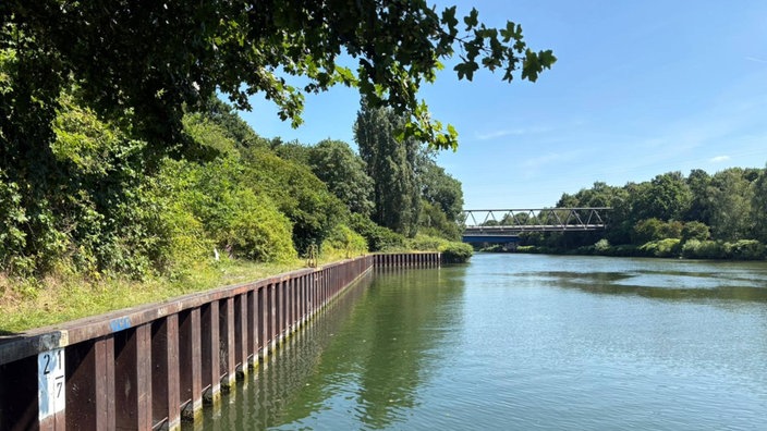 Der Rhein-Herne-Kanal in Höhe des Nordsternparks in Gelsenkirchen