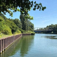 Der Rhein-Herne-Kanal in Höhe des Nordsternparks in Gelsenkirchen