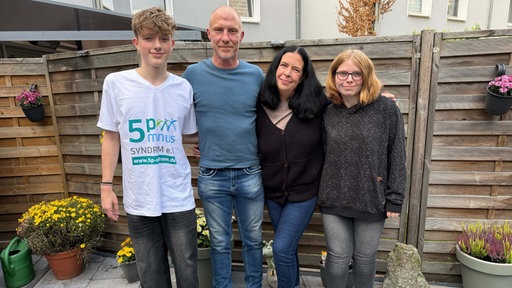Familie Mißmahl aus Gelsenkirchen auf ihrer Terrasse