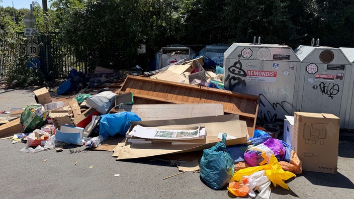 Ein Kameraturm soll mit KI Müllsünder in Gelsenkirchen überwachen