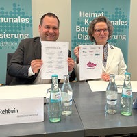 Dennis Rehbein und Ina Scharrenbach auf der Pressekonferenz zum Hagen-Pakt