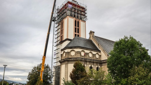 Sankt Elisabeth Kirche in Hagen mit Gerüst auf Höhe des Daches