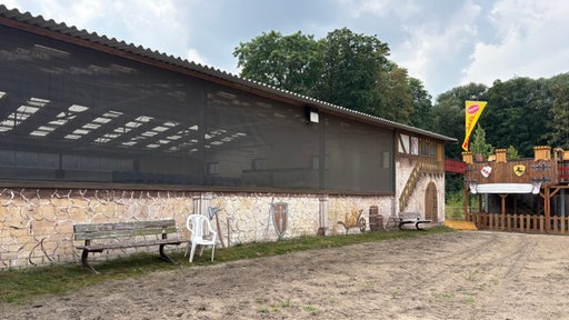 Die mittelalterlich bemalte Reithalle auf Gut Steinhausen in Herne