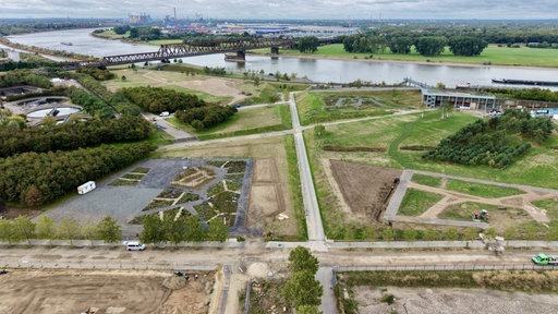 Luftbild vom Rheinpark in Duisburg in den Vorbereitungen auf die IGA.