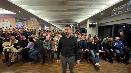 Großer Andrang bei Infoveranstaltung nach Sparkasseneinbruch in Gelsenkirchen