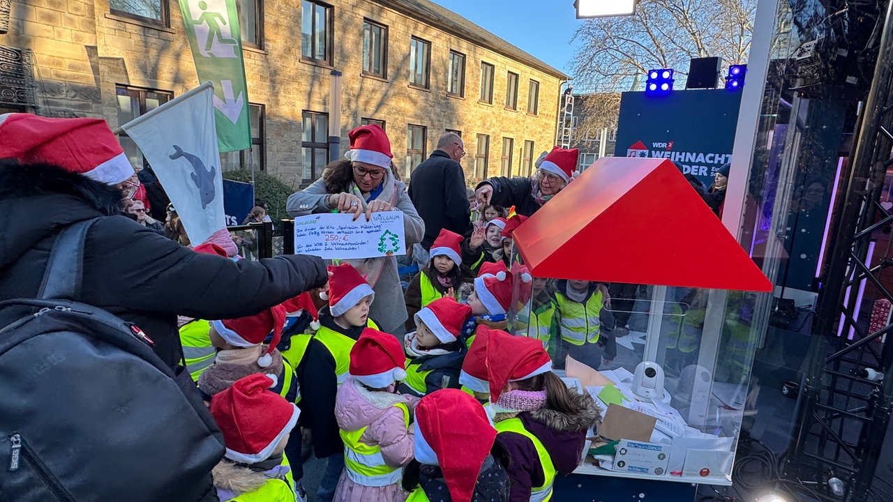 Kita-Kinder spenden für das WDR2 Weihnachtswunder
