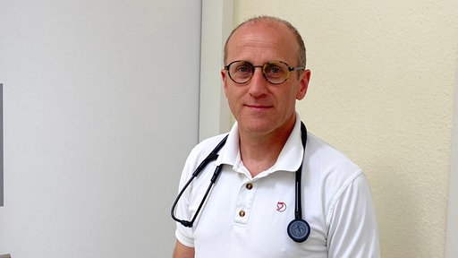 Dr. med. Wolfgang Aschenbrenner im Portrait.