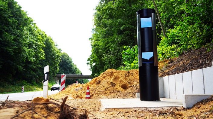 Die Messanlage steht auf einem frischen Betonfundament