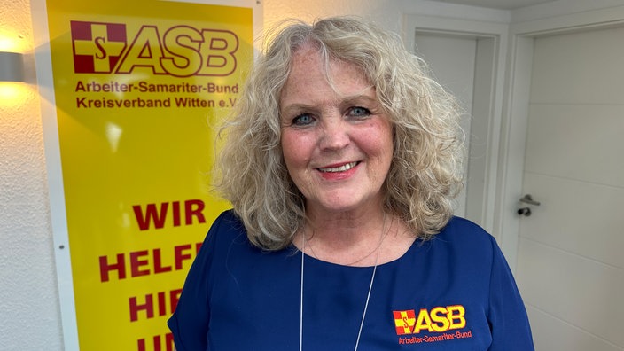 Kirsten Schäfer vom ASB Witten lächelt in die Kamera. 
