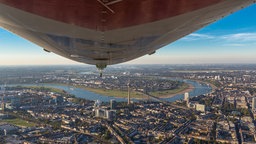 Der Zeppelin fliegt über das Ruhrgebiet