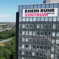 Der ehemalige Stinnes-Tower am Rhein Ruhr Zentrum in Mülheim