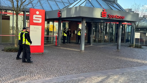 Sparkasse eröffnet Serivcestelle für Betroffene von Einbruch
