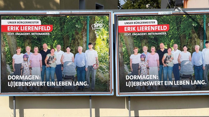 Zwei Wahlplakte der SDP Dormagen 