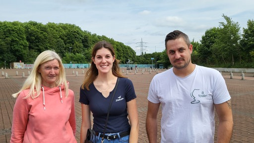 Zwei Frauen und ein Mann