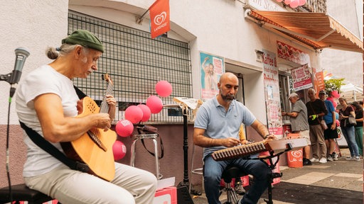Live-Musikprogramm an einer Bude in Herne beim "Tag der Trinkhalen"