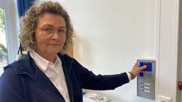 Auf dem Bild ist Erdmute Mondrowski, die Schulleiterin der Glückaufschule in Oberhausen zu sehen.