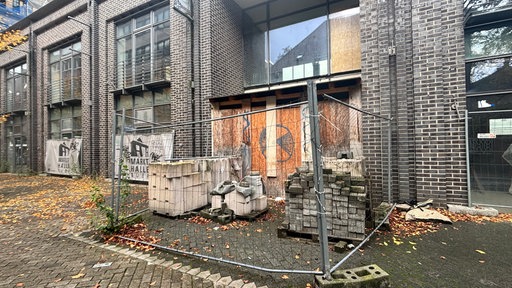 Absperrung vor der Markthalle in Buer
