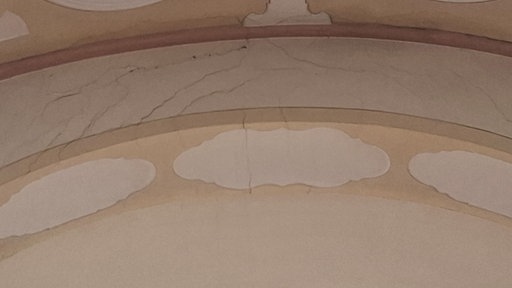 Risse in der Kirche in Finntrop 