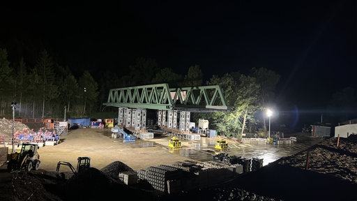 Das 45 Meter lange Brückenteil