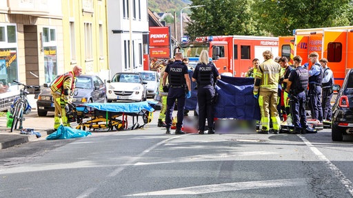 Einsatzkräfte bei Unfall in Iserlohn 