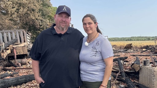 Cindy und Helmut Ahrenhold stehen zusammen