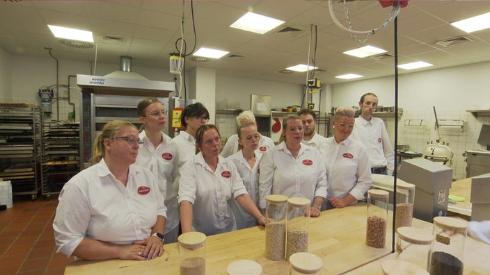 Die Seniorenklasse ist ein Pilotprojekt. Menschen im Alter zwischen 27 und 61 Jahren holen hier ihre Ausbildung nach. 