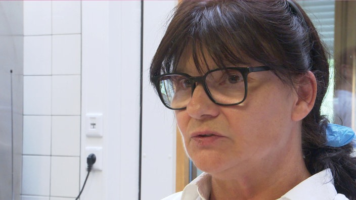 Kirsten Kampmann macht mit 61 Jahren ihre Ausbildung zur Bäckereifachverkäufern