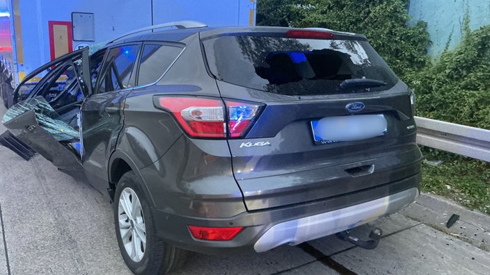 Zerstörtes Auto in Soest
