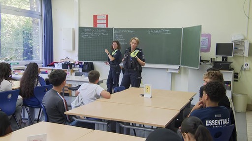 Die Klasse 8a von der Realschule am Hemberg gehört zu den ersten, die am neuen E-Scooter-Unterricht teilgenommen haben
