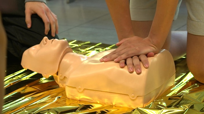 Eine Puppe, welche als Übungsobjekt zur Reanimation dient.